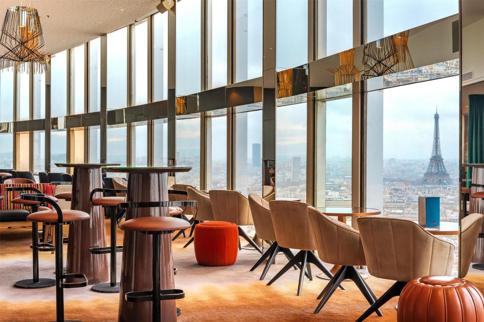 Hyatt Regency Etoile Hotel 4*