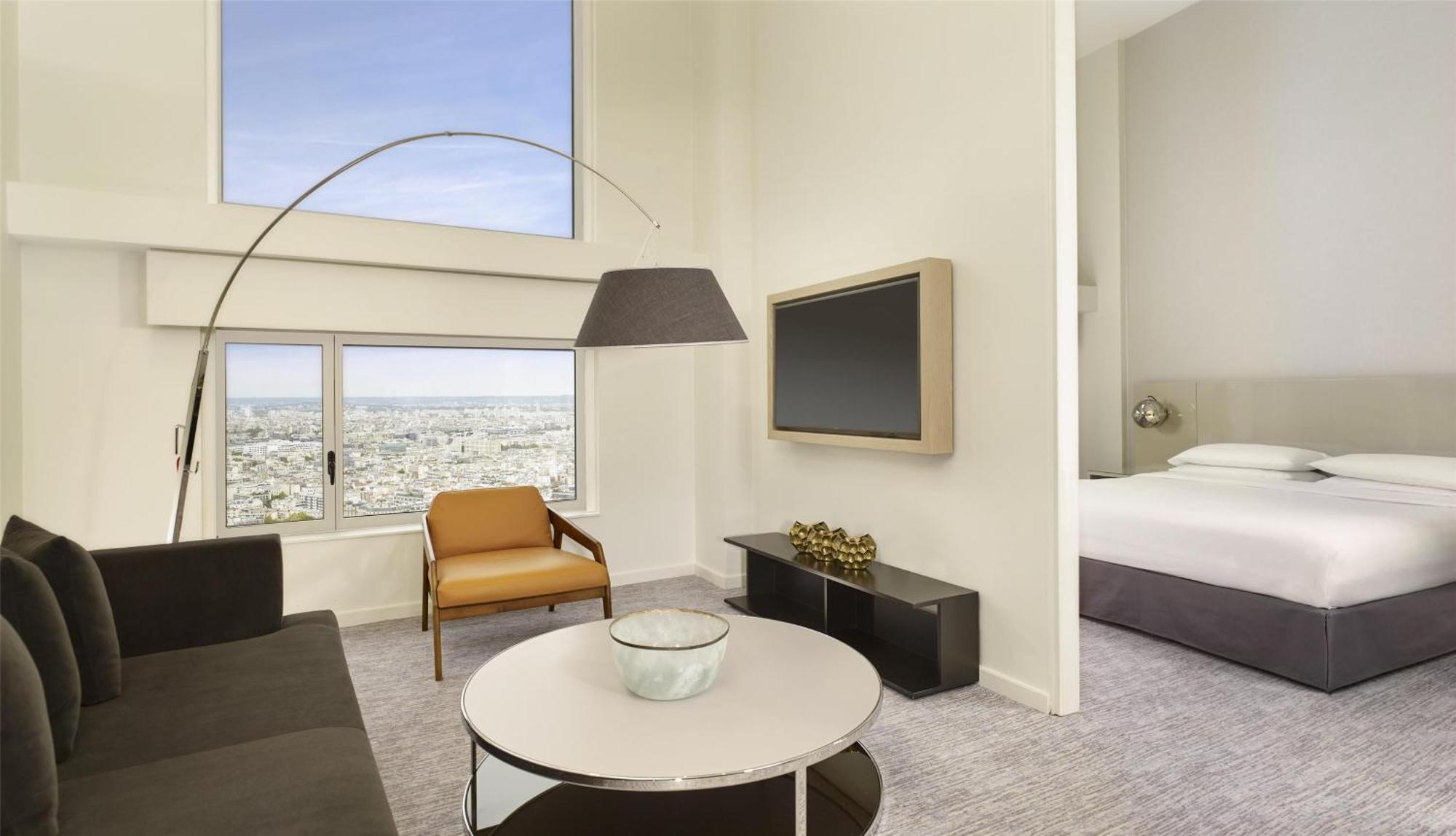 Hyatt Regency Etoile Hotel 4*