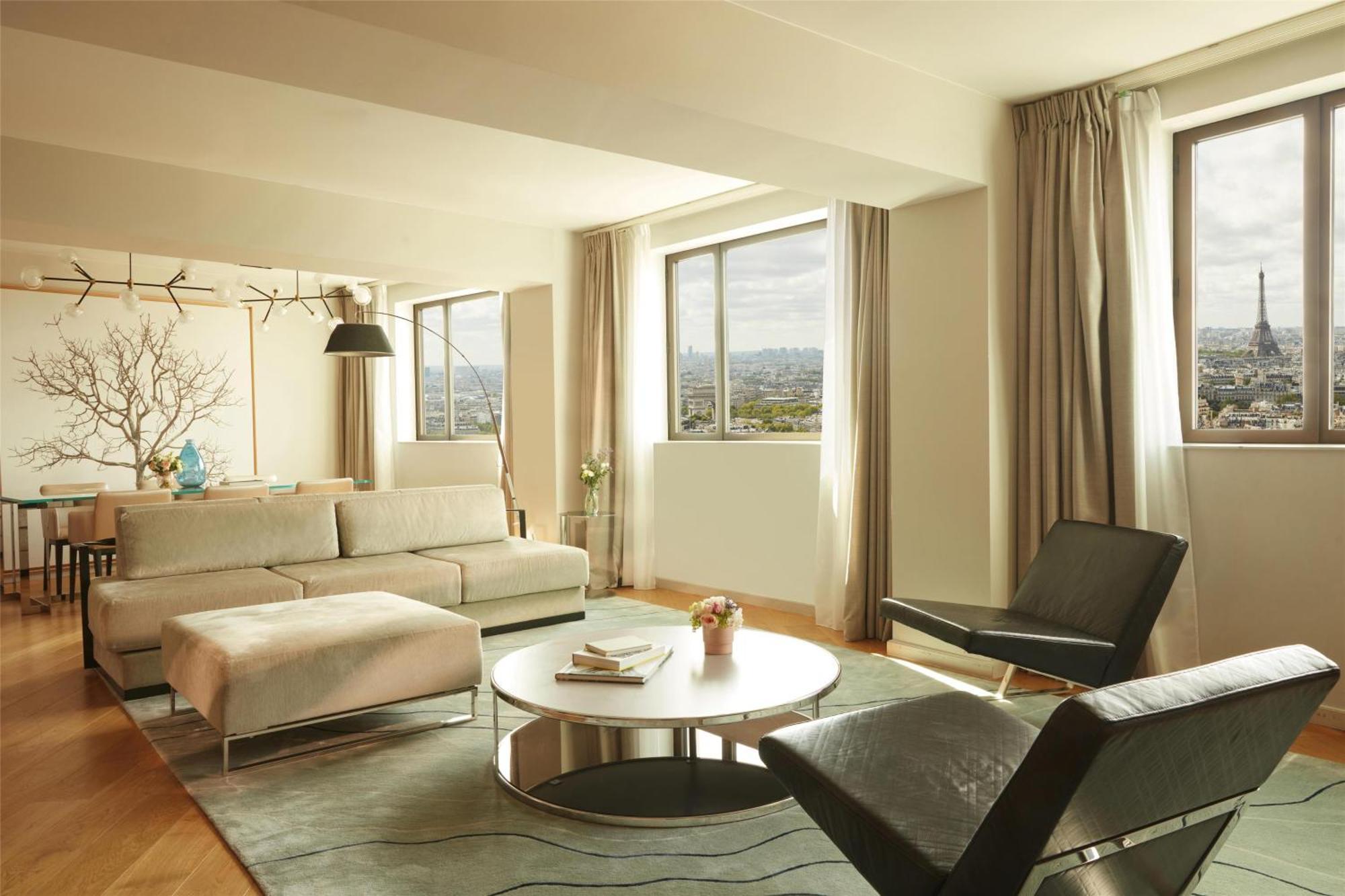 Hyatt Regency Etoile Hotel 4*