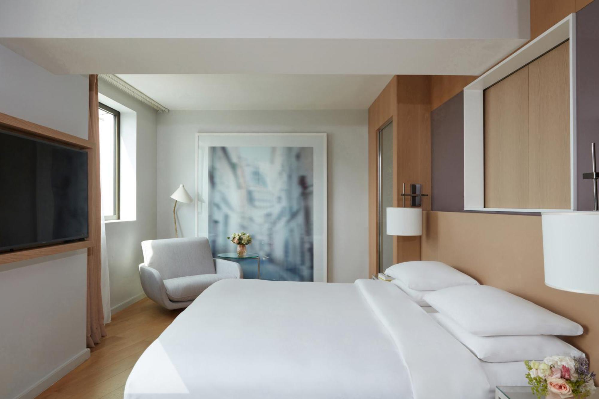 Hyatt Regency Etoile Hotel 4*