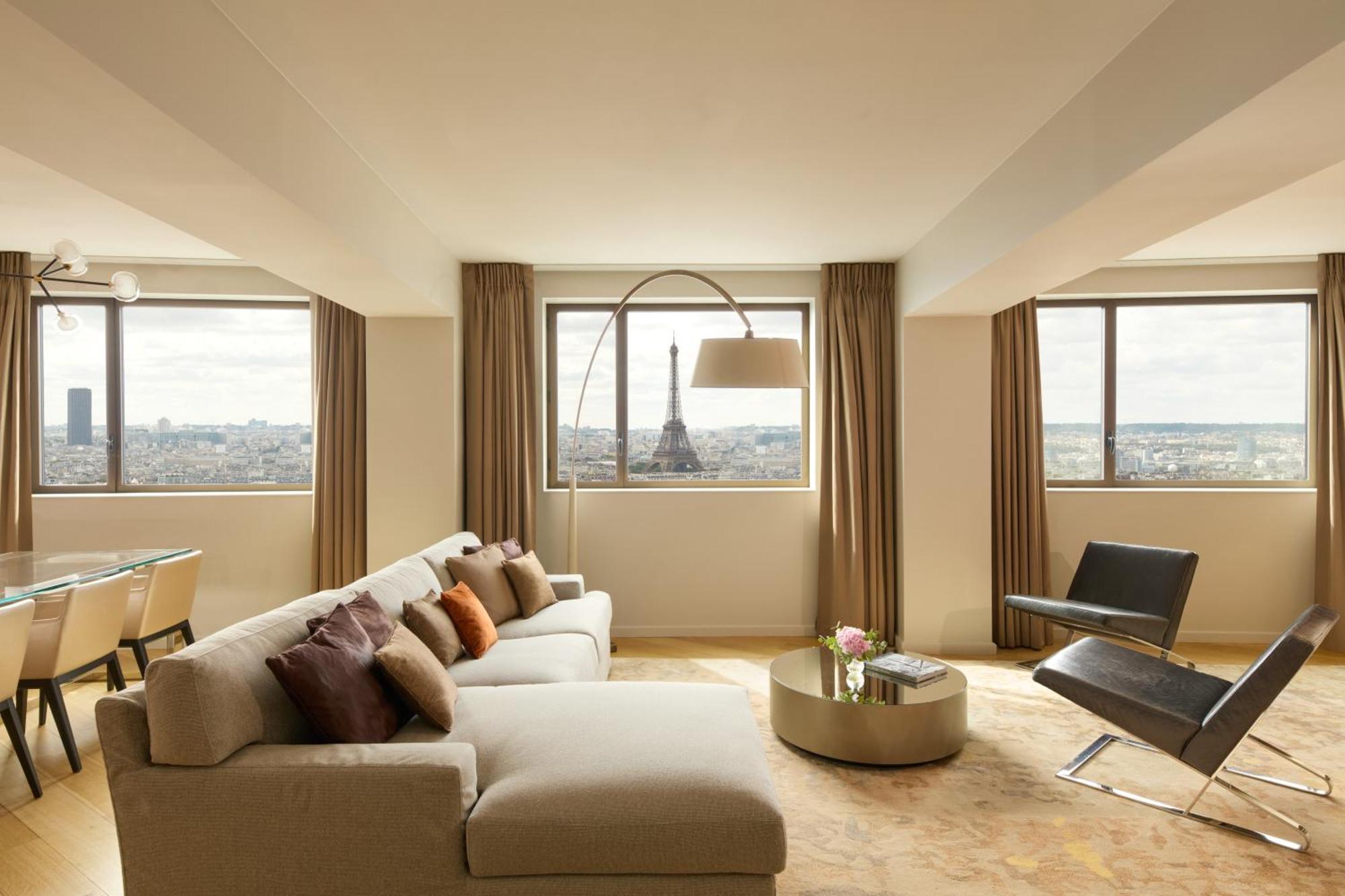 Hyatt Regency Etoile Hotel 4*