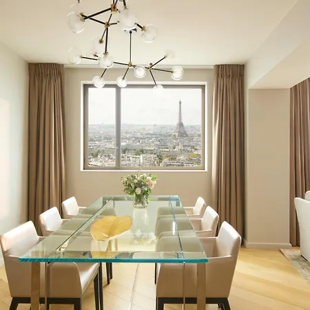 Hyatt Regency Etoile 4*