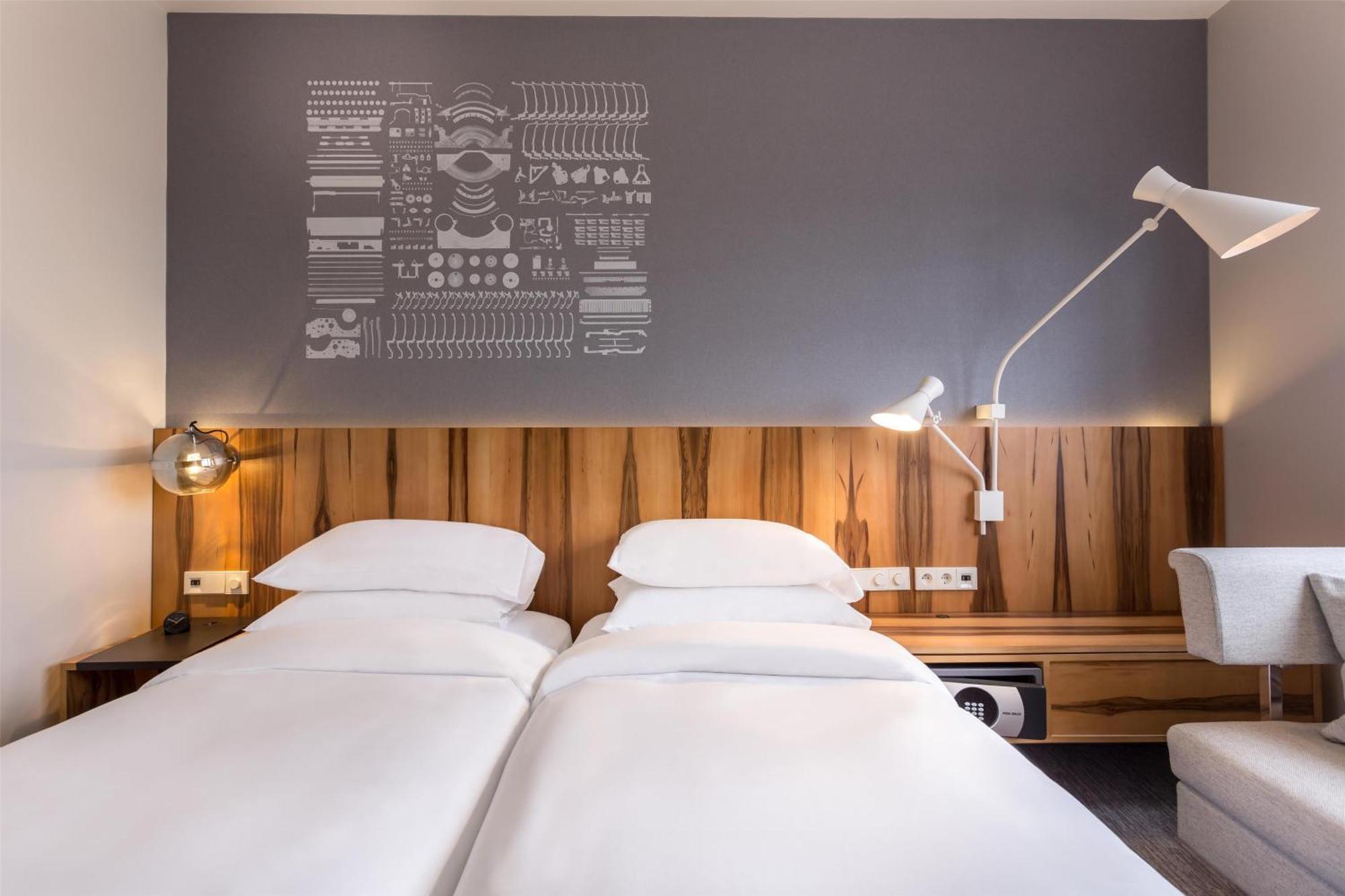 Hyatt Regency Etoile 4* Paris