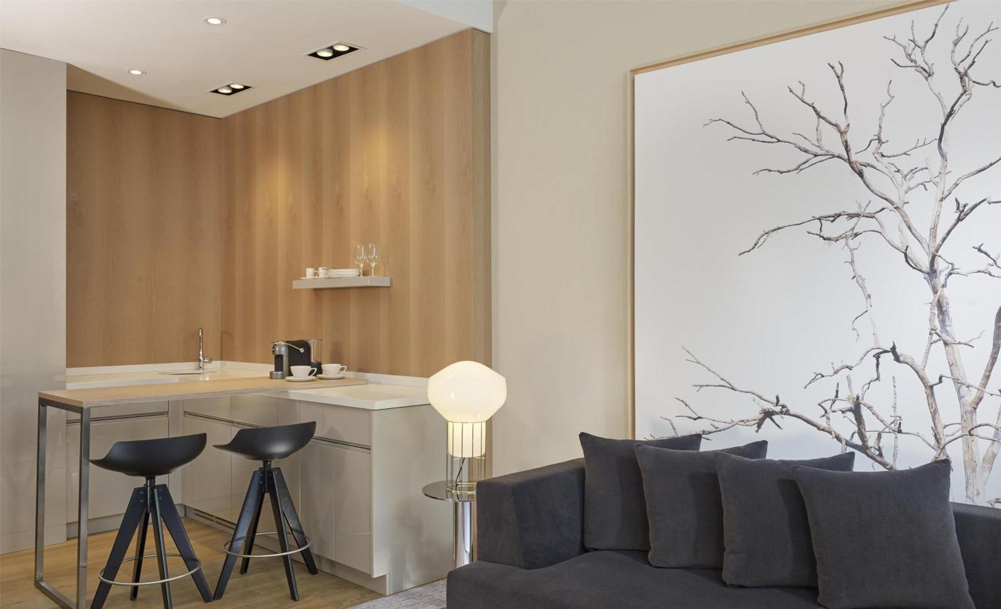 Hyatt Regency Etoile 4*