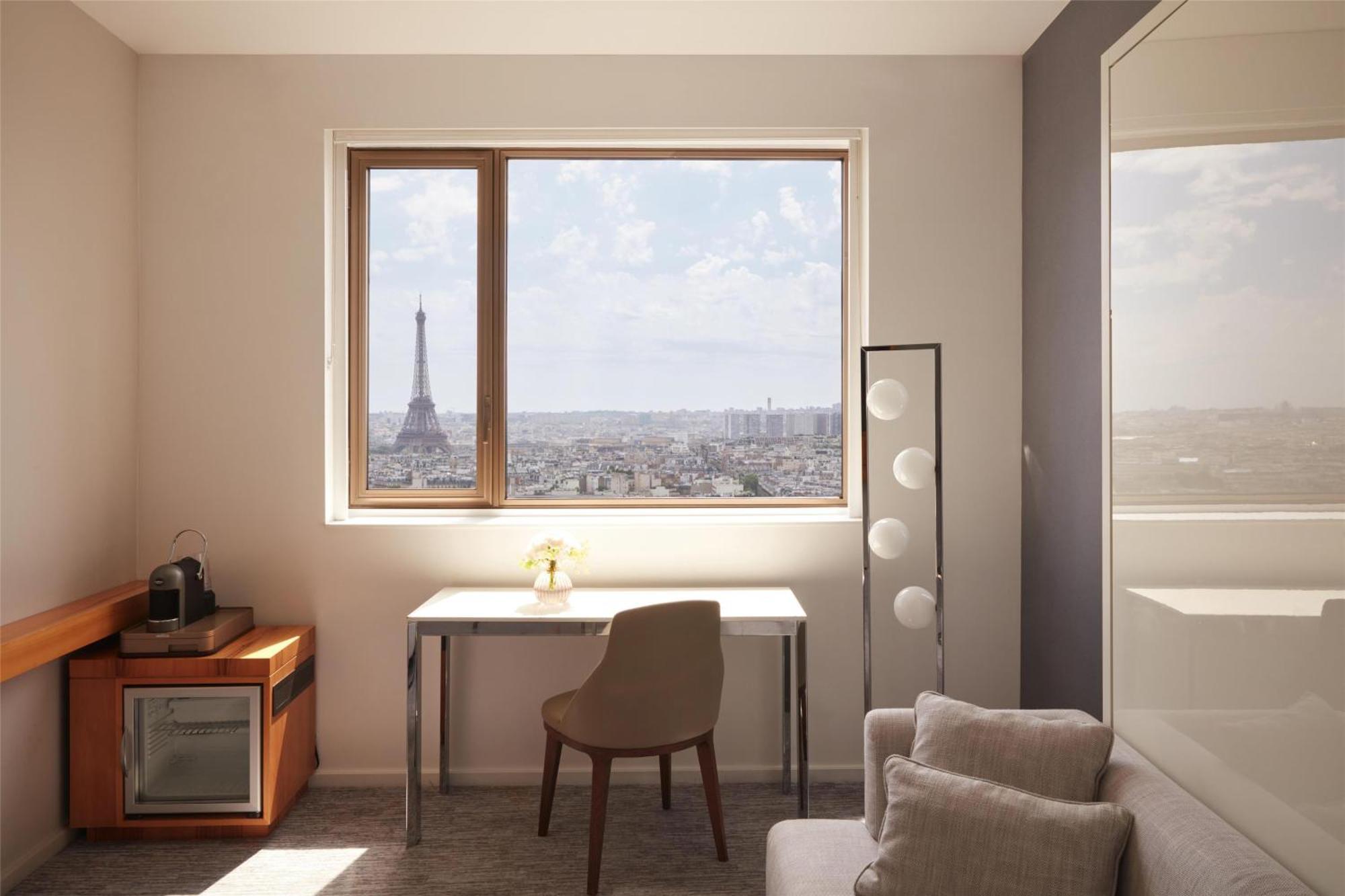 Hotel Hyatt Regency Etoile 4*