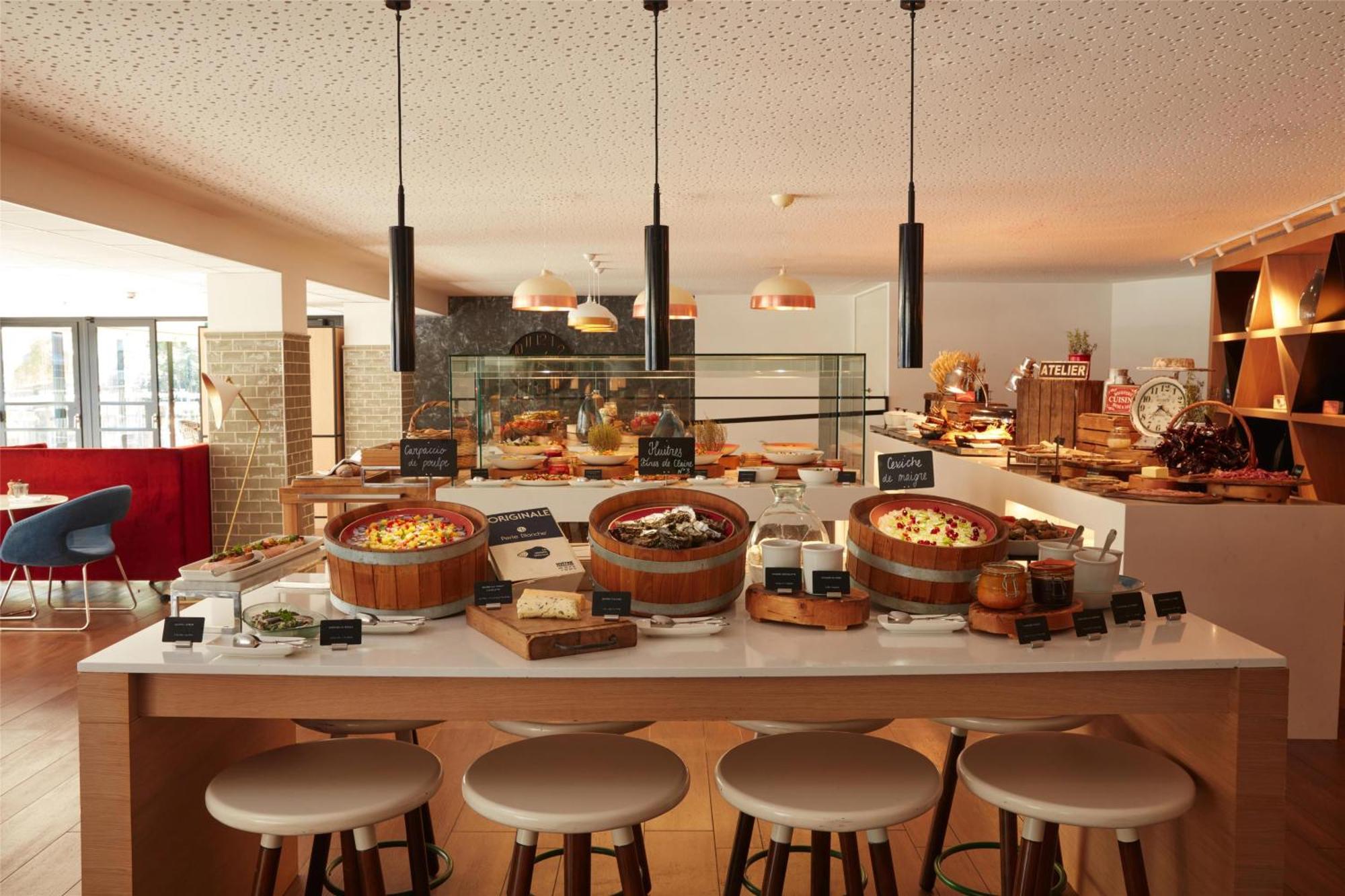 Hotel Hyatt Regency Etoile 4*