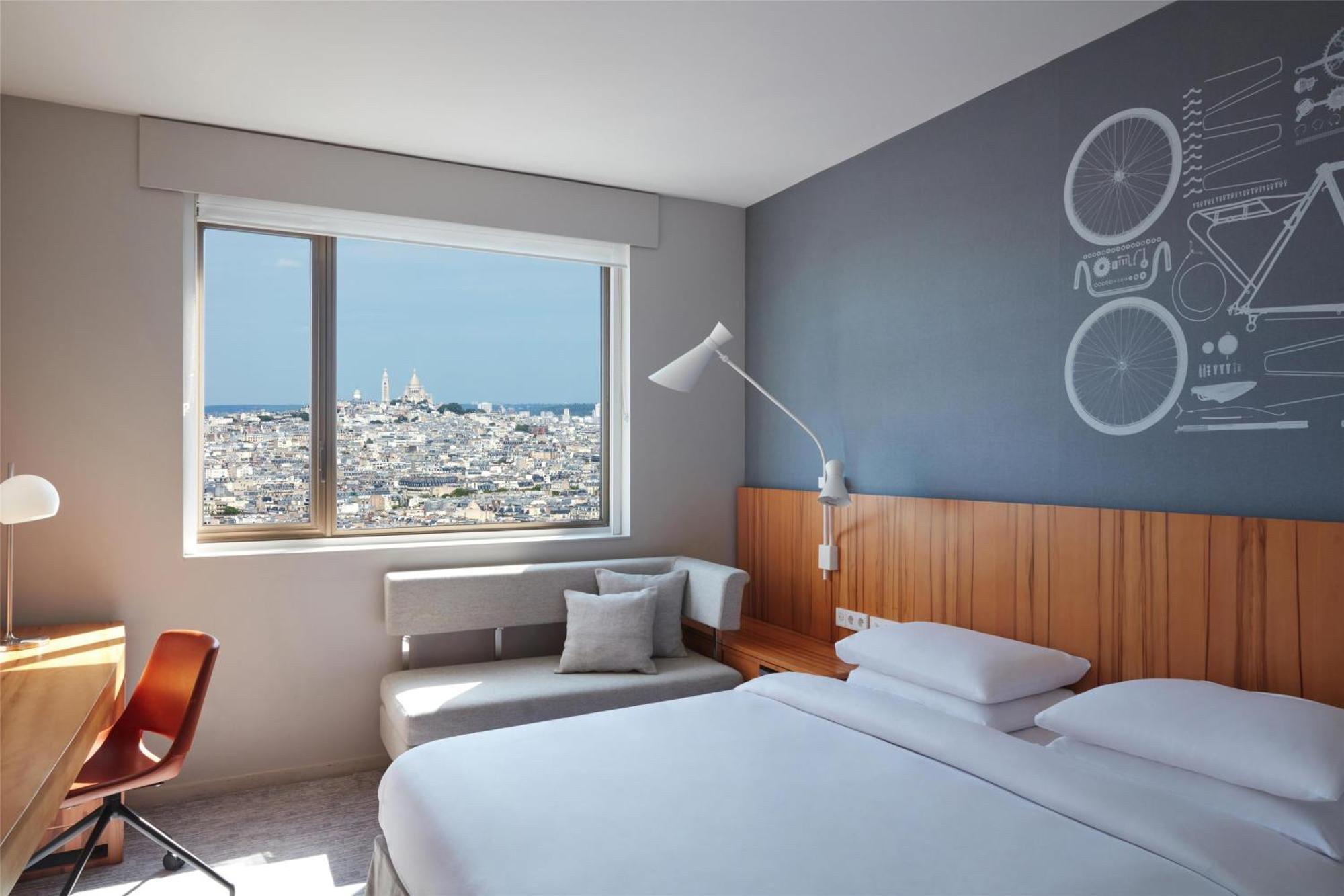 Hyatt Regency Etoile 4*