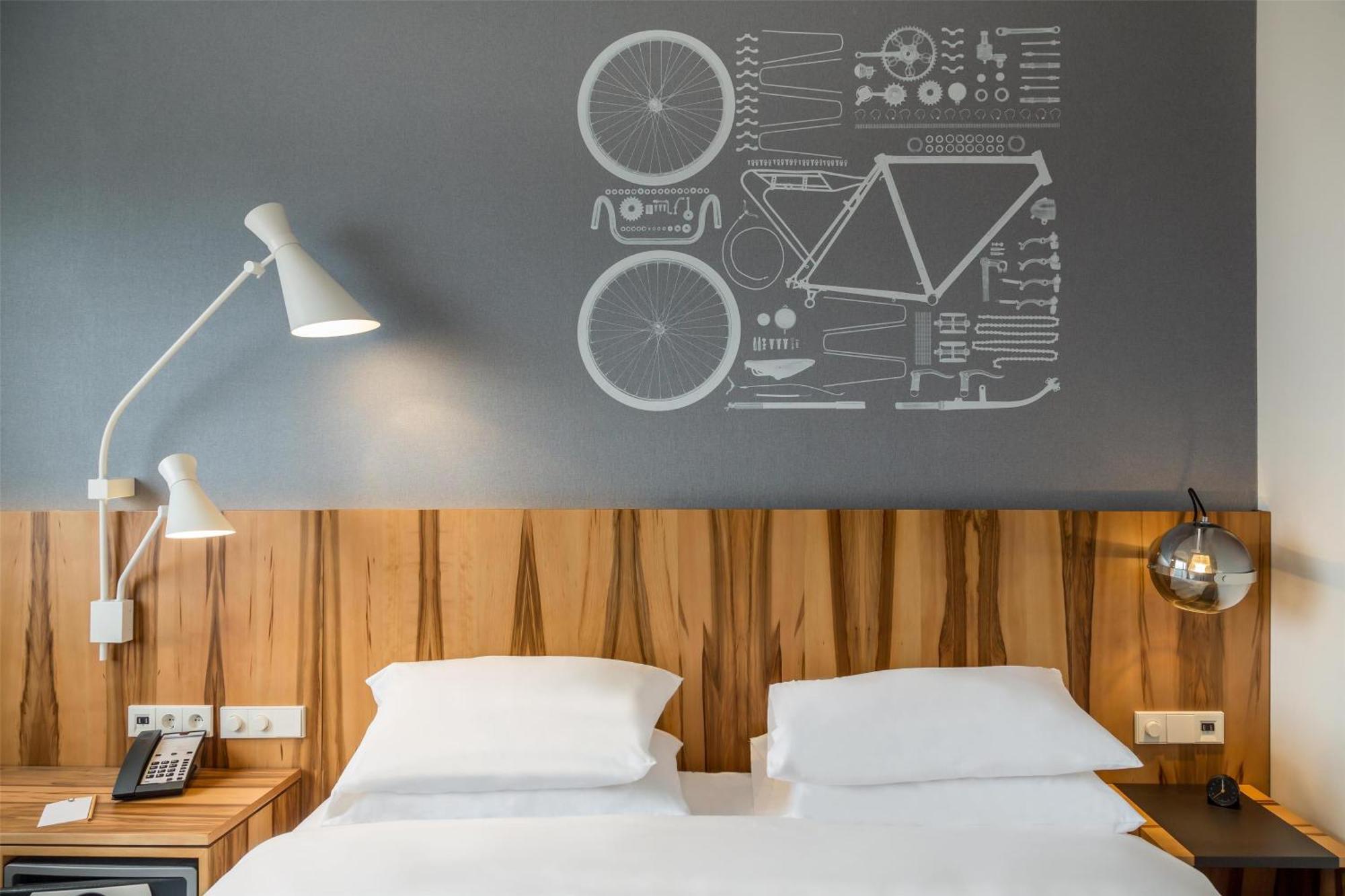 Hyatt Regency Etoile Hotel