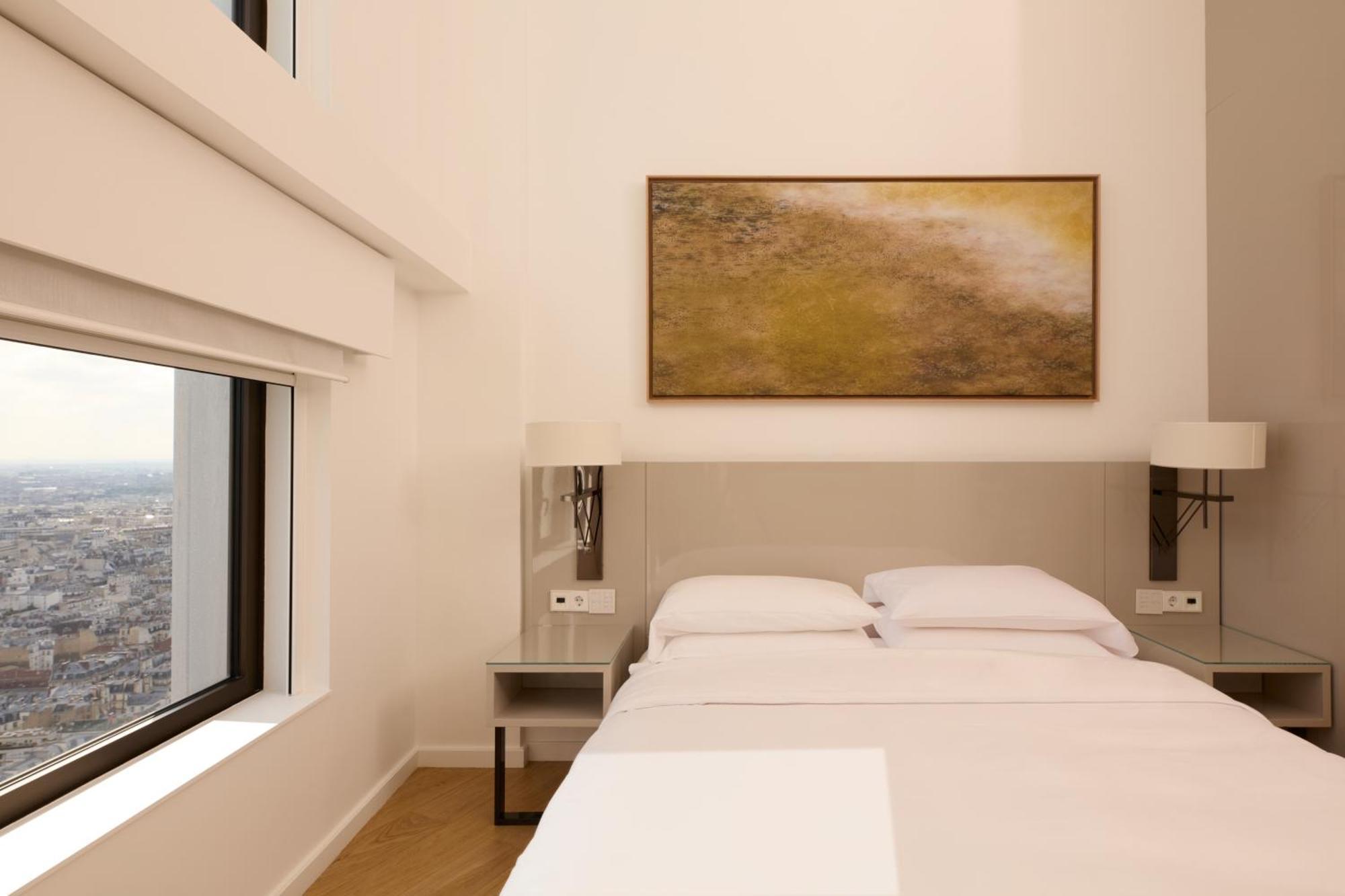 Hyatt Regency Etoile Hotel 4*