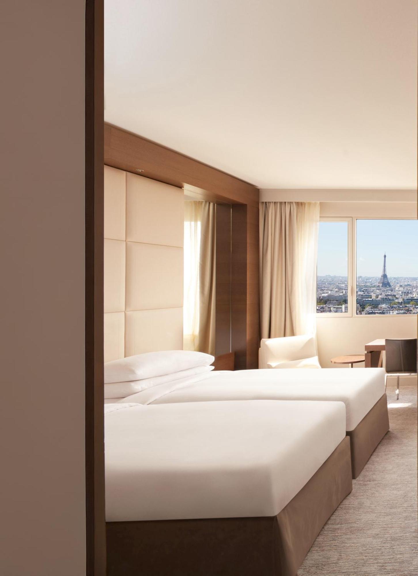 Hyatt Regency Etoile Hotel